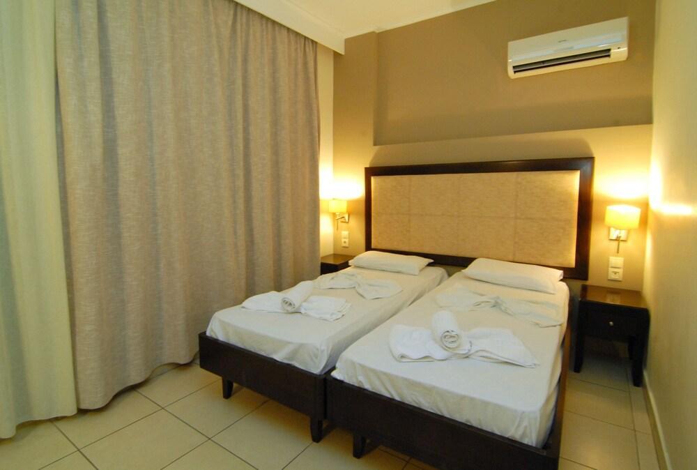 Michel Apartahotel 3*