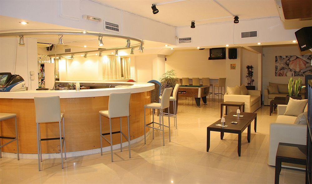 Apartahotel Michel Cos